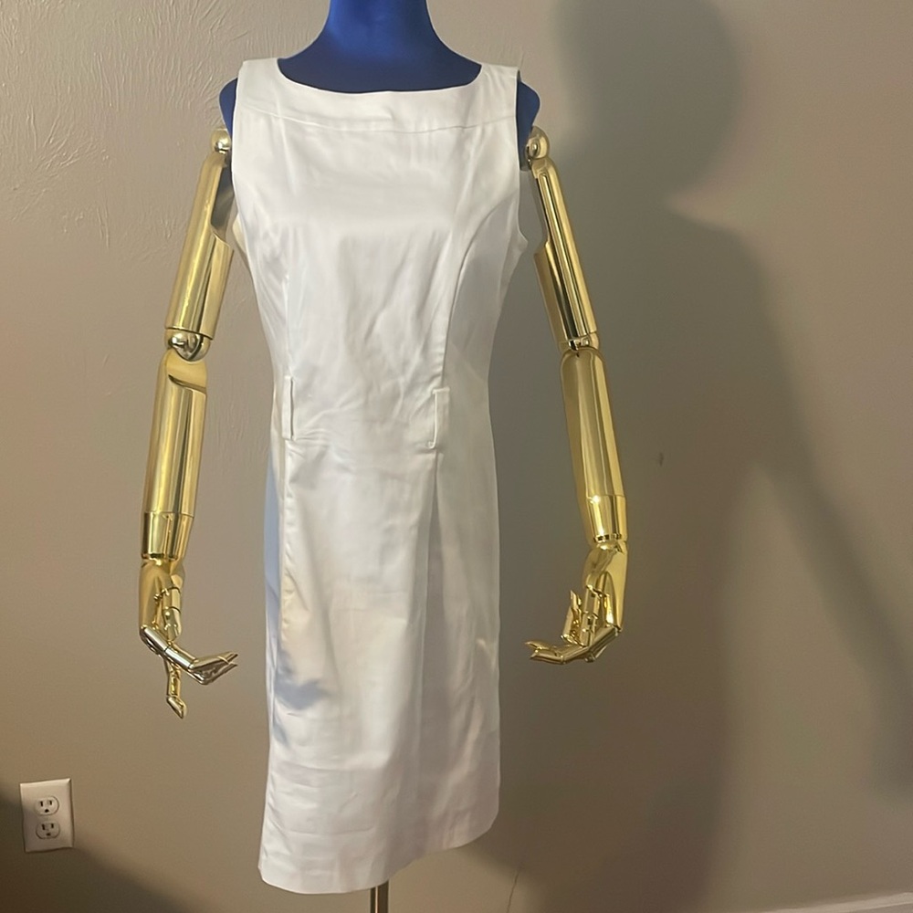 Sleeveless dress